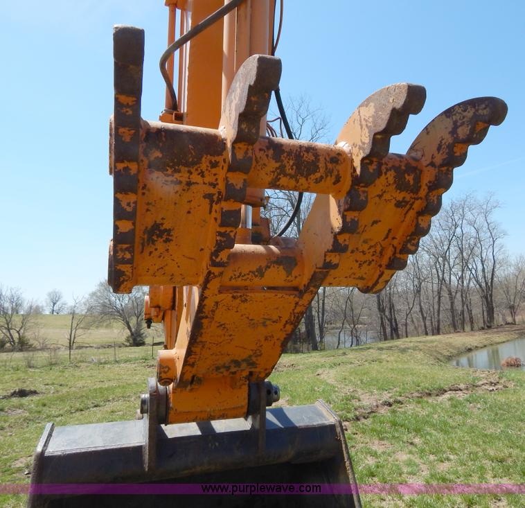 image for item H3456 2005 Case CX330 excavator