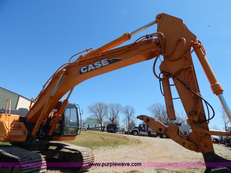 image for item H3456 2005 Case CX330 excavator