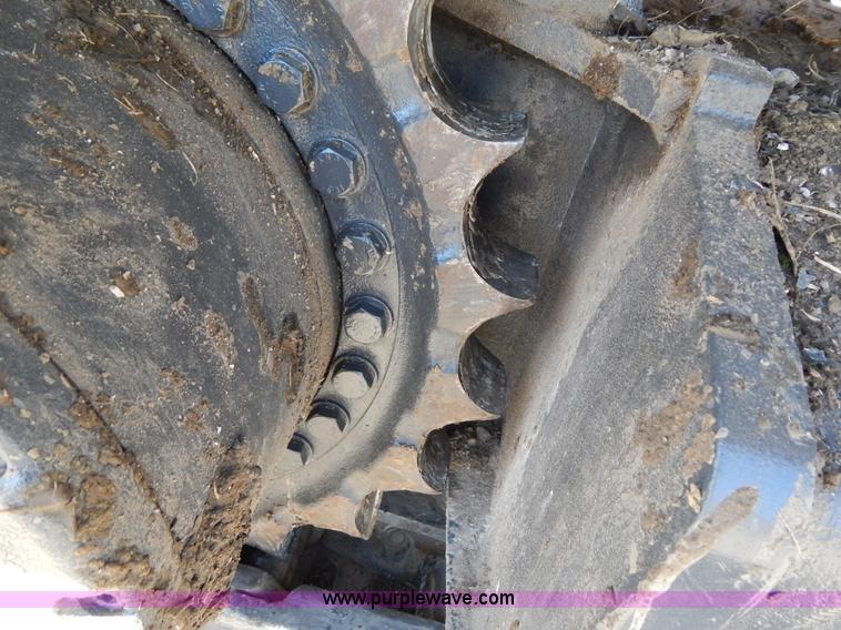 image for item H3456 2005 Case CX330 excavator