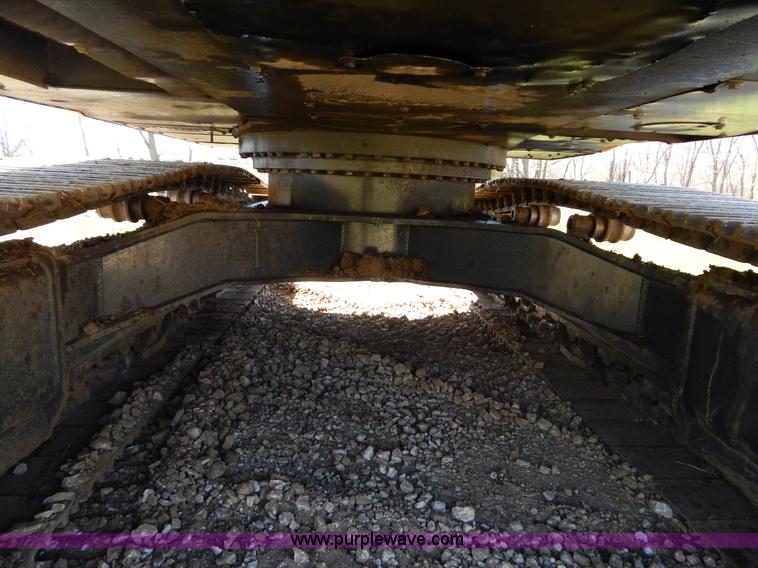 image for item H3456 2005 Case CX330 excavator