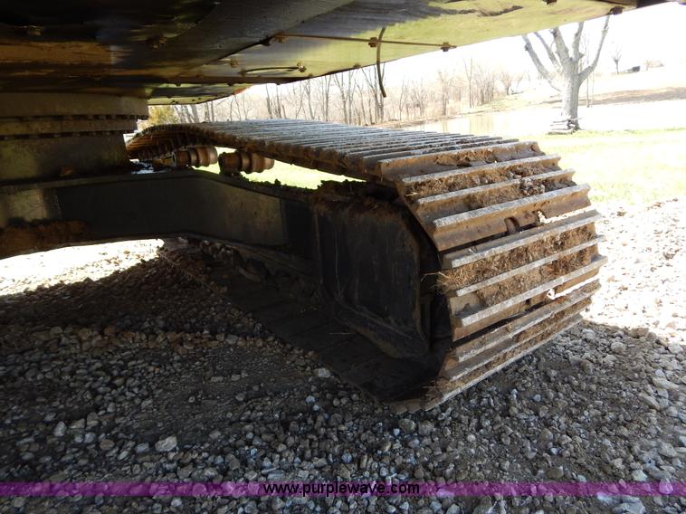 image for item H3456 2005 Case CX330 excavator