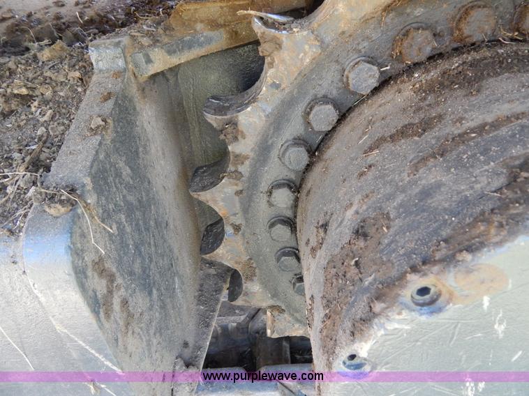 image for item H3456 2005 Case CX330 excavator