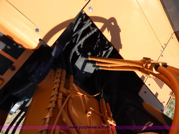 image for item H3456 2005 Case CX330 excavator