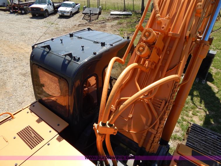 image for item H3456 2005 Case CX330 excavator