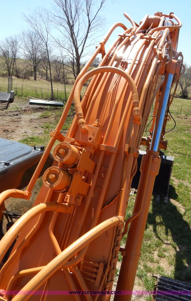 image for item H3456 2005 Case CX330 excavator