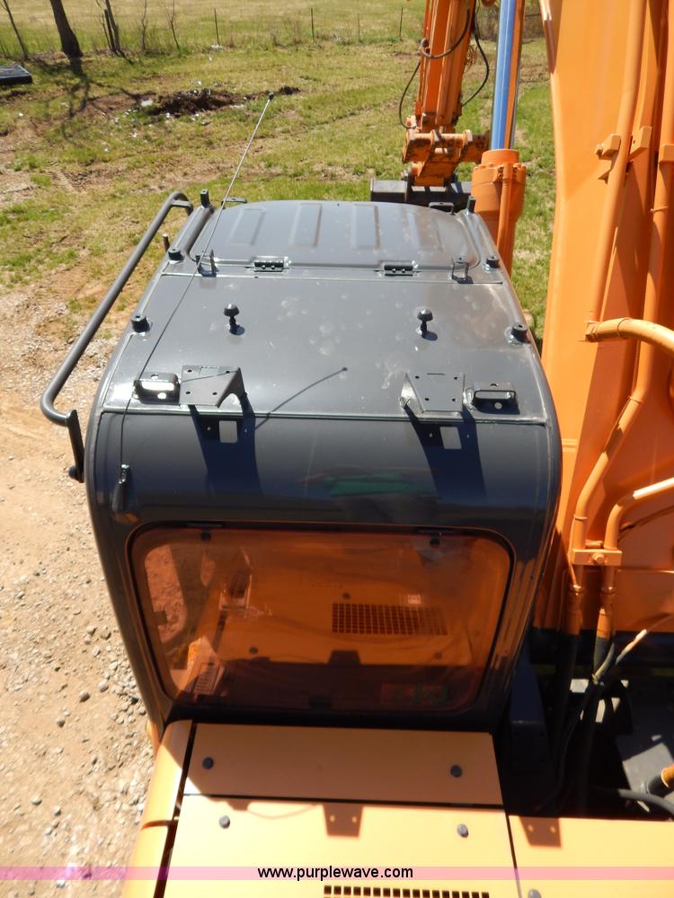 image for item H3456 2005 Case CX330 excavator