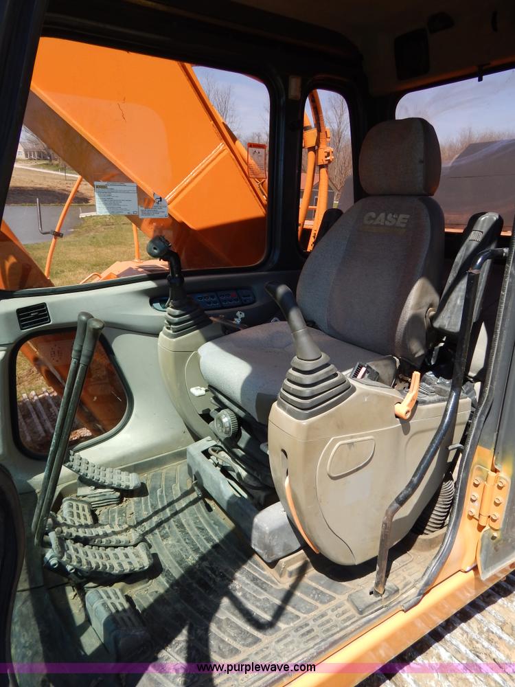 image for item H3456 2005 Case CX330 excavator