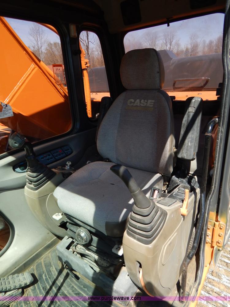 image for item H3456 2005 Case CX330 excavator