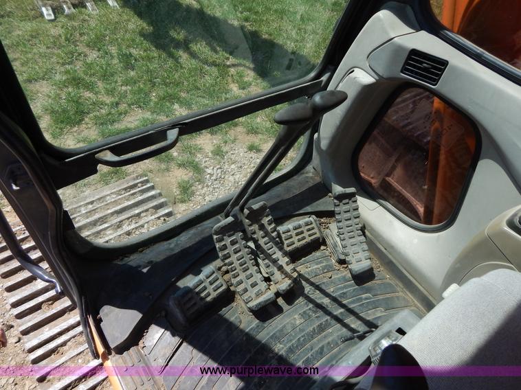 image for item H3456 2005 Case CX330 excavator