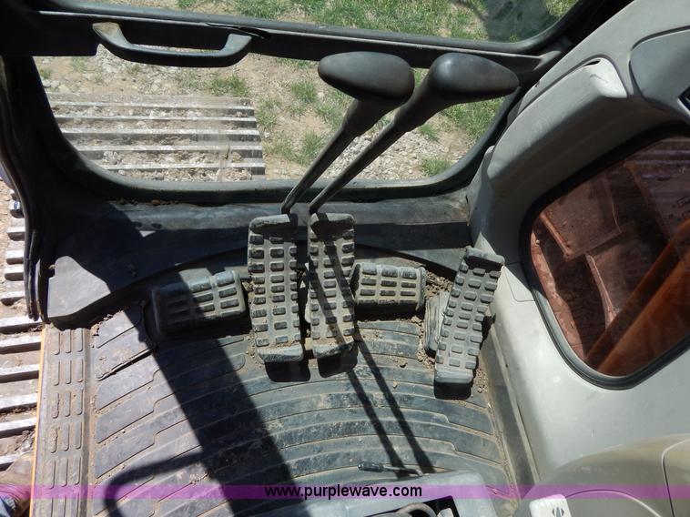 image for item H3456 2005 Case CX330 excavator