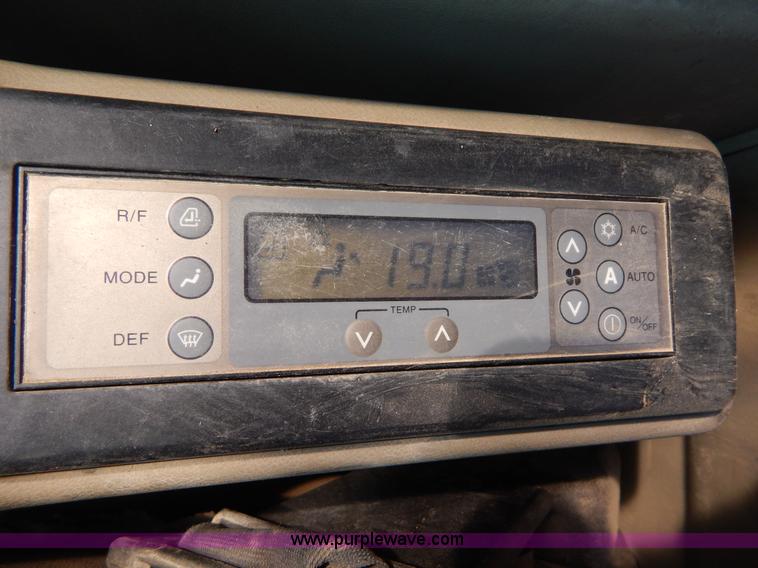 image for item H3456 2005 Case CX330 excavator