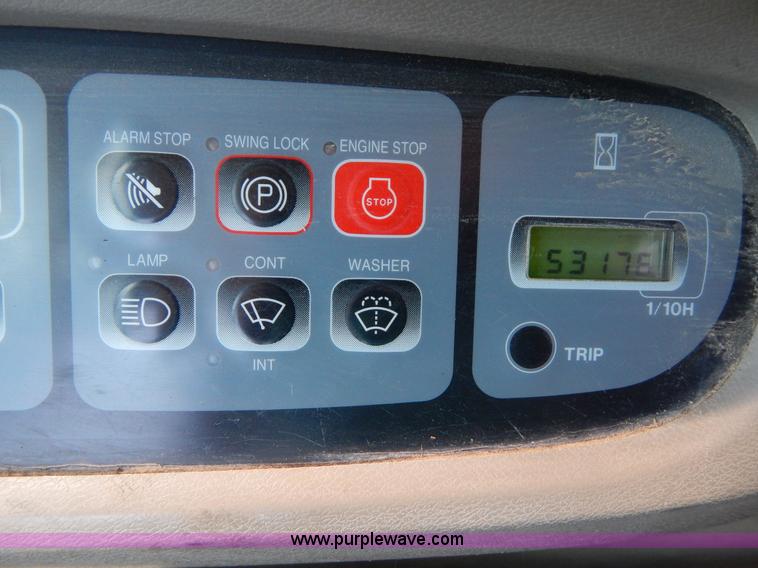 image for item H3456 2005 Case CX330 excavator