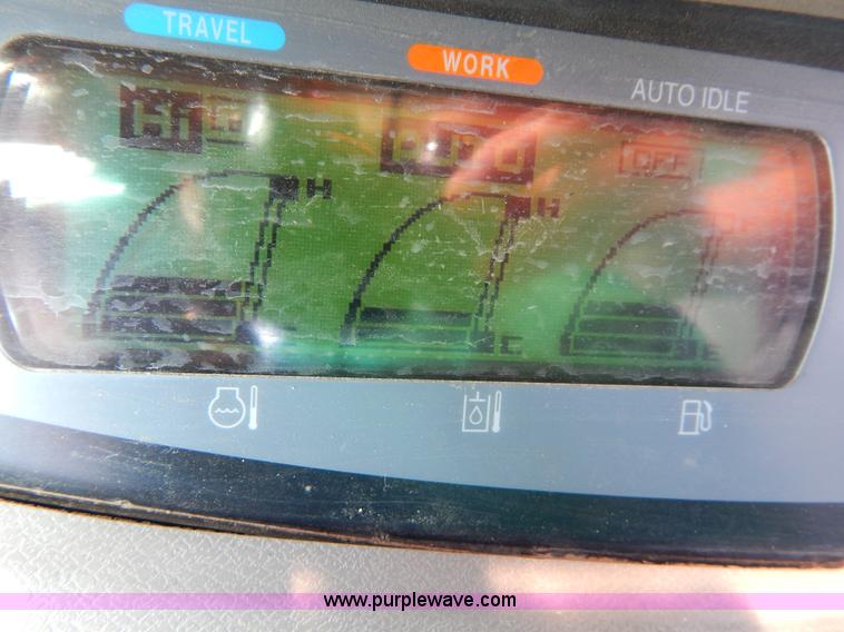 image for item H3456 2005 Case CX330 excavator