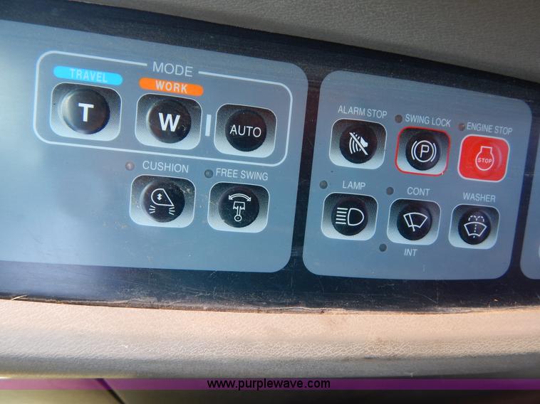 image for item H3456 2005 Case CX330 excavator