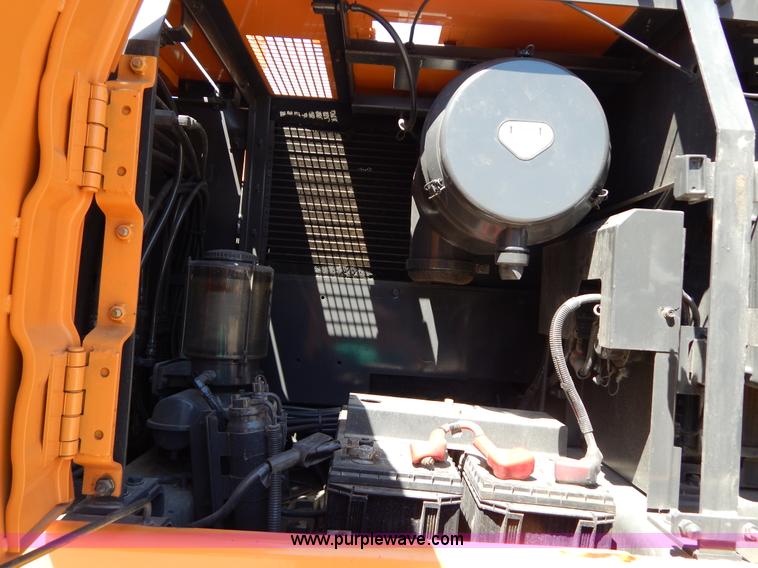 image for item H3456 2005 Case CX330 excavator