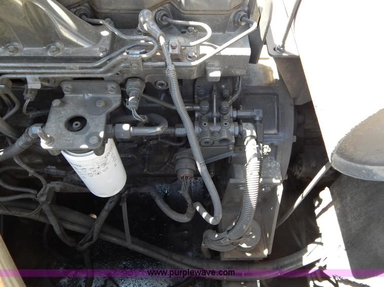 image for item H3456 2005 Case CX330 excavator