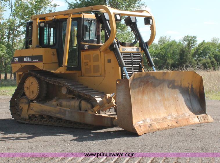 image for item H5674 2003 Caterpillar D6R XL Series II dozer