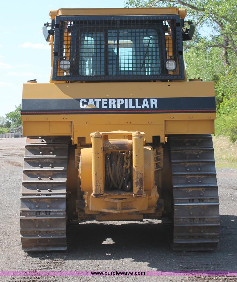 image for item H5674 2003 Caterpillar D6R XL Series II dozer
