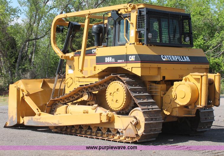 image for item H5674 2003 Caterpillar D6R XL Series II dozer