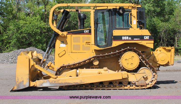 image for item H5674 2003 Caterpillar D6R XL Series II dozer