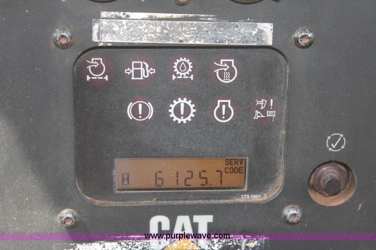 image for item H5674 2003 Caterpillar D6R XL Series II dozer