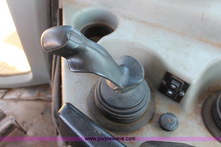 image for item H5674 2003 Caterpillar D6R XL Series II dozer