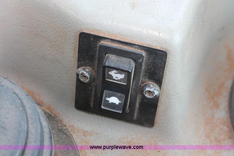 image for item H5674 2003 Caterpillar D6R XL Series II dozer