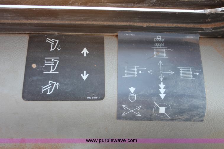 image for item H5674 2003 Caterpillar D6R XL Series II dozer