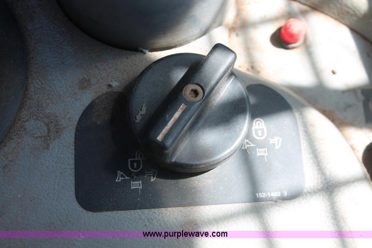 image for item H5674 2003 Caterpillar D6R XL Series II dozer