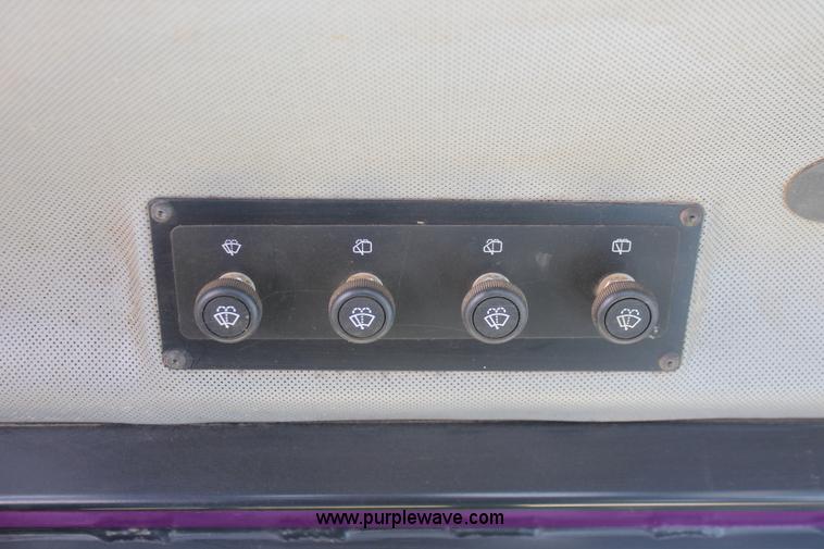 image for item H5674 2003 Caterpillar D6R XL Series II dozer