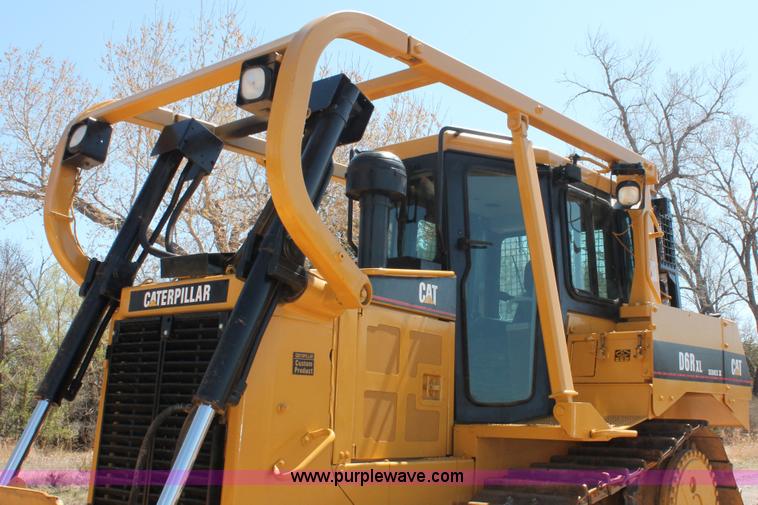 image for item H5674 2003 Caterpillar D6R XL Series II dozer