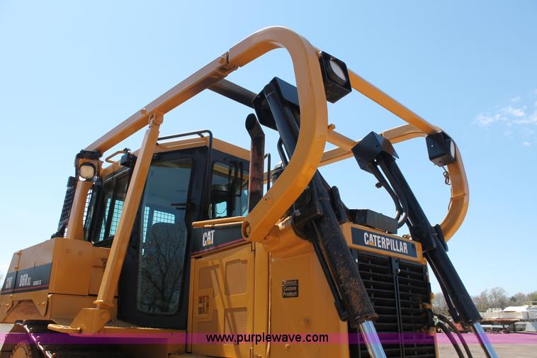 image for item H5674 2003 Caterpillar D6R XL Series II dozer