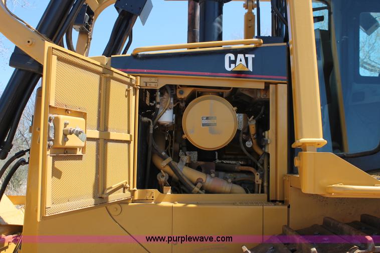 image for item H5674 2003 Caterpillar D6R XL Series II dozer