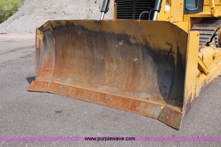 image for item H5674 2003 Caterpillar D6R XL Series II dozer