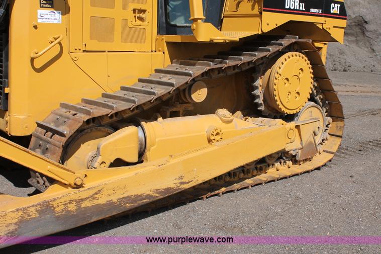 image for item H5674 2003 Caterpillar D6R XL Series II dozer