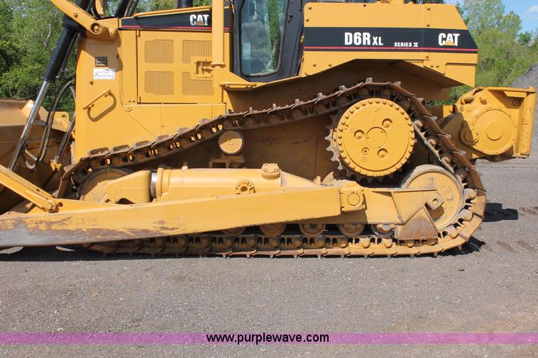 image for item H5674 2003 Caterpillar D6R XL Series II dozer