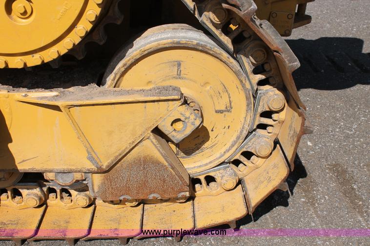 image for item H5674 2003 Caterpillar D6R XL Series II dozer