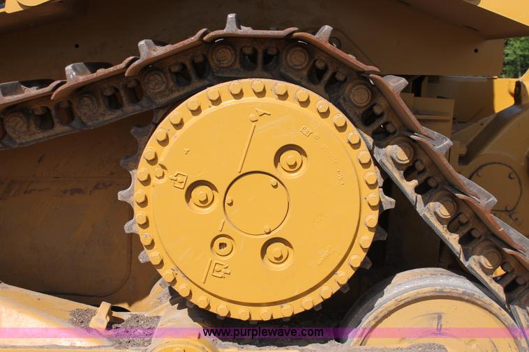 image for item H5674 2003 Caterpillar D6R XL Series II dozer