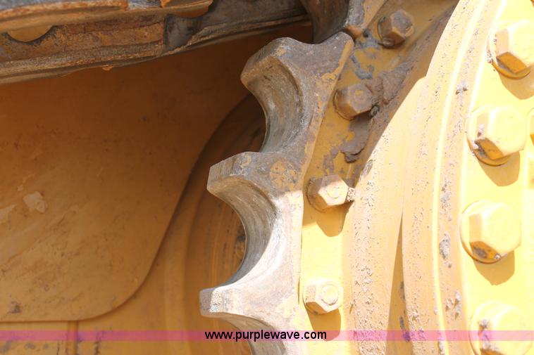 image for item H5674 2003 Caterpillar D6R XL Series II dozer