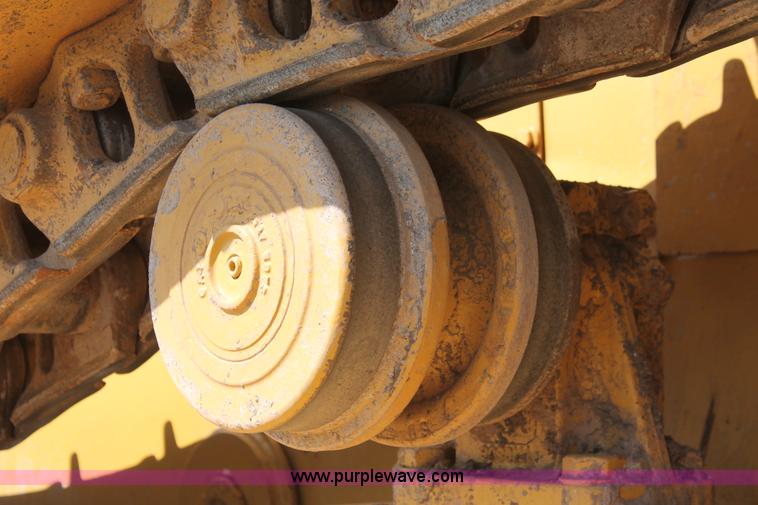 image for item H5674 2003 Caterpillar D6R XL Series II dozer