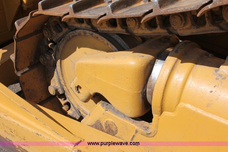 image for item H5674 2003 Caterpillar D6R XL Series II dozer