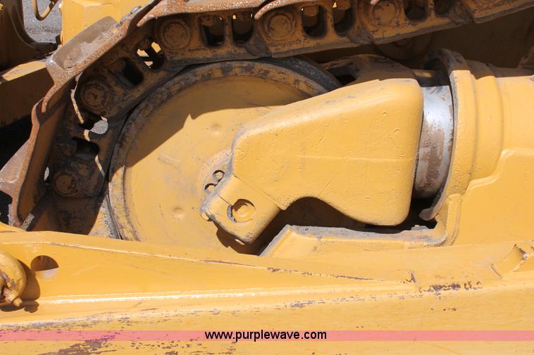 image for item H5674 2003 Caterpillar D6R XL Series II dozer