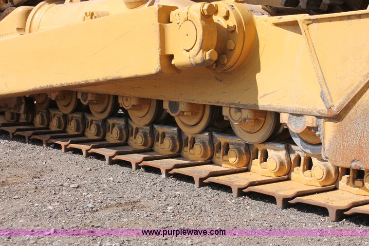 image for item H5674 2003 Caterpillar D6R XL Series II dozer