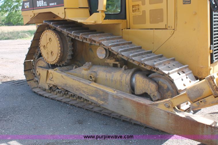 image for item H5674 2003 Caterpillar D6R XL Series II dozer
