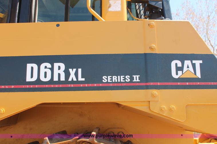 image for item H5674 2003 Caterpillar D6R XL Series II dozer