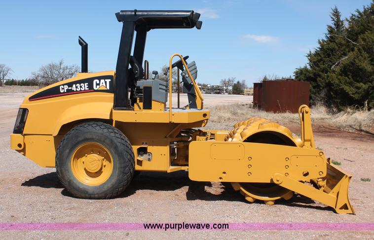 image for item H5675 2003 Caterpillar CP-433E vibratory padfoot compactor