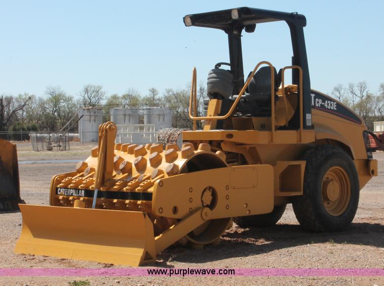 image for item H5675 2003 Caterpillar CP-433E vibratory padfoot compactor
