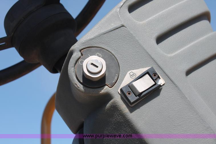 image for item H5675 2003 Caterpillar CP-433E vibratory padfoot compactor