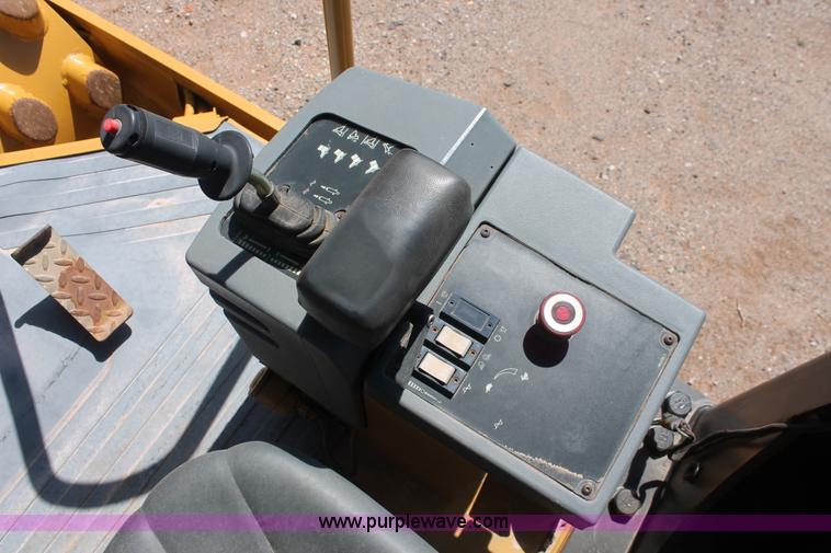 image for item H5675 2003 Caterpillar CP-433E vibratory padfoot compactor