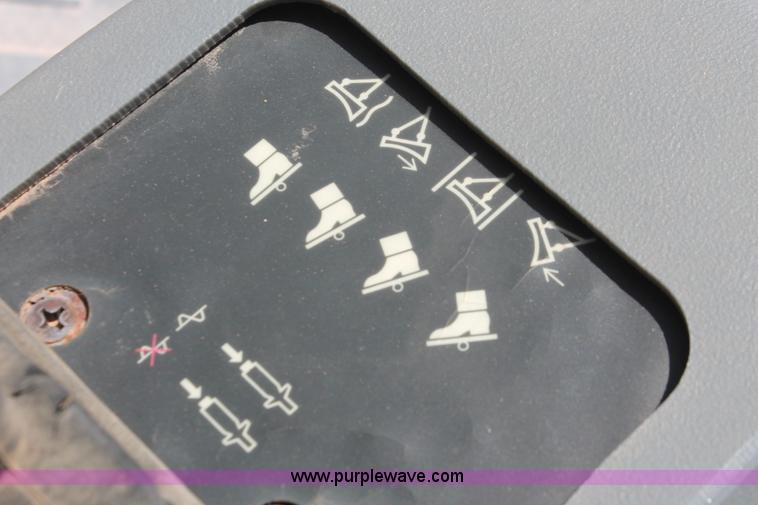 image for item H5675 2003 Caterpillar CP-433E vibratory padfoot compactor